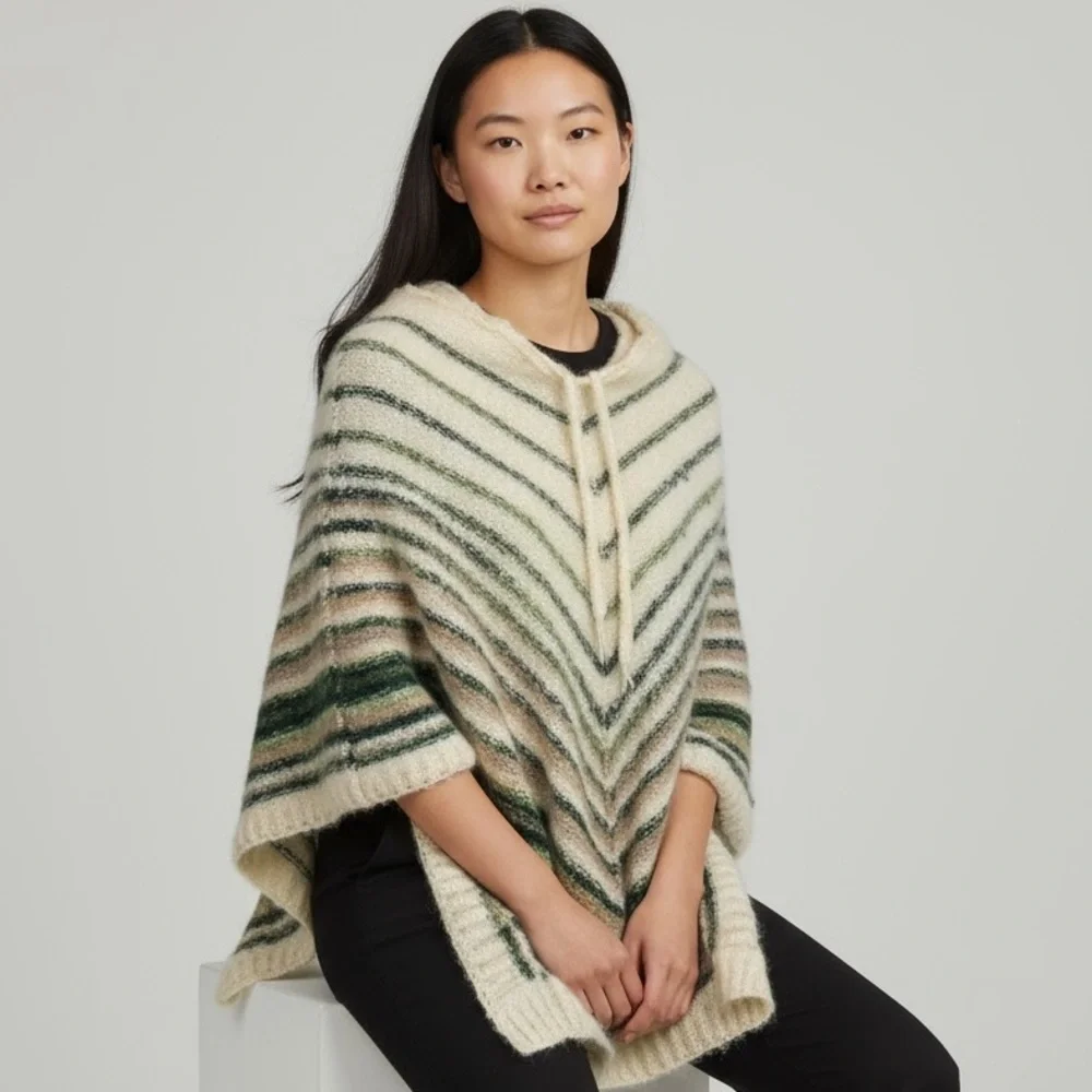 BREATHTAKING - EXTRAORDINARY DUAL FUNCTION PONCHO / SKIRT. 100% WOOL‎ -HANDMADE